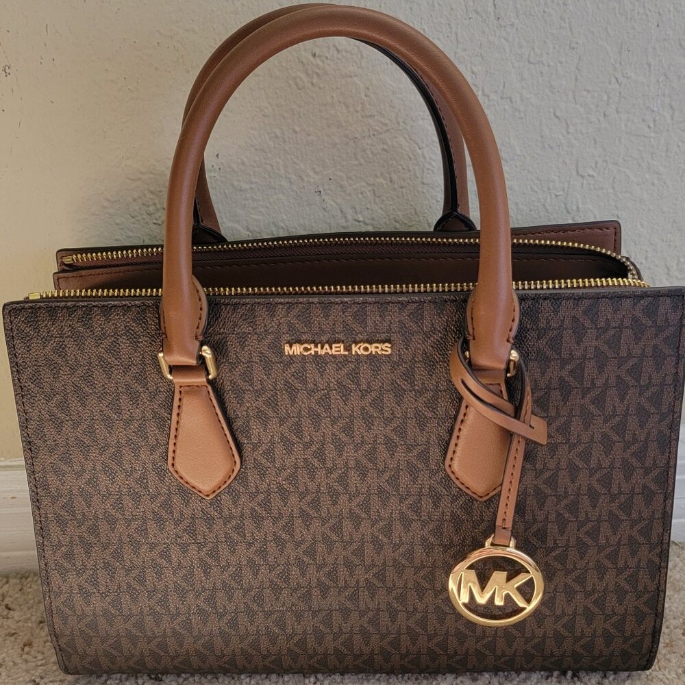Michael Kors Small Sheila Crossbody